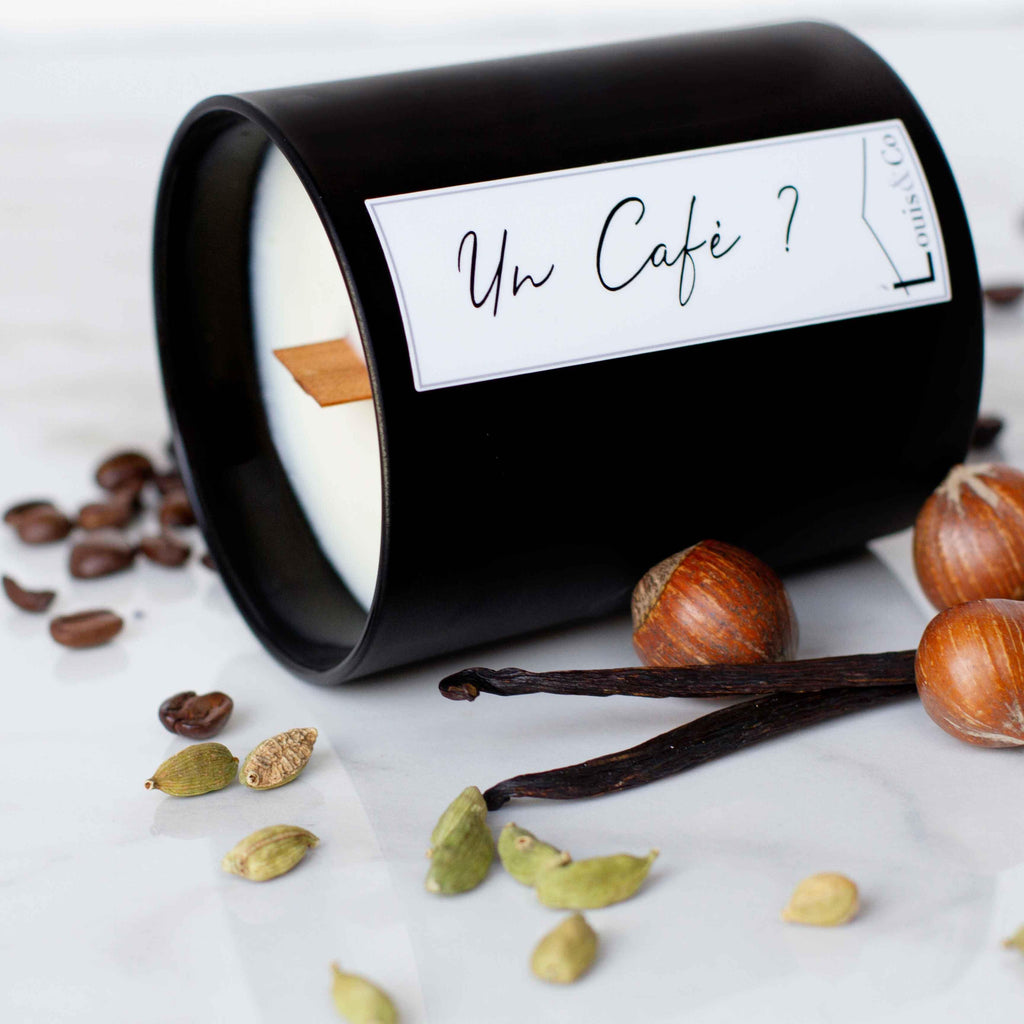 Sometimes all you need is a "pick me up" in the shape of liquid gold... and yes, we mean coffee. We all need coffee! Our fragranced candle Un Café ? (translates to A Coffee?) was specially formulated to release one of the most common smells found, the marvellous scent of a rich coffee. This candle will transport you to wherever you have your coffee: is it your local coffee shop, the office, or any kitchen?
