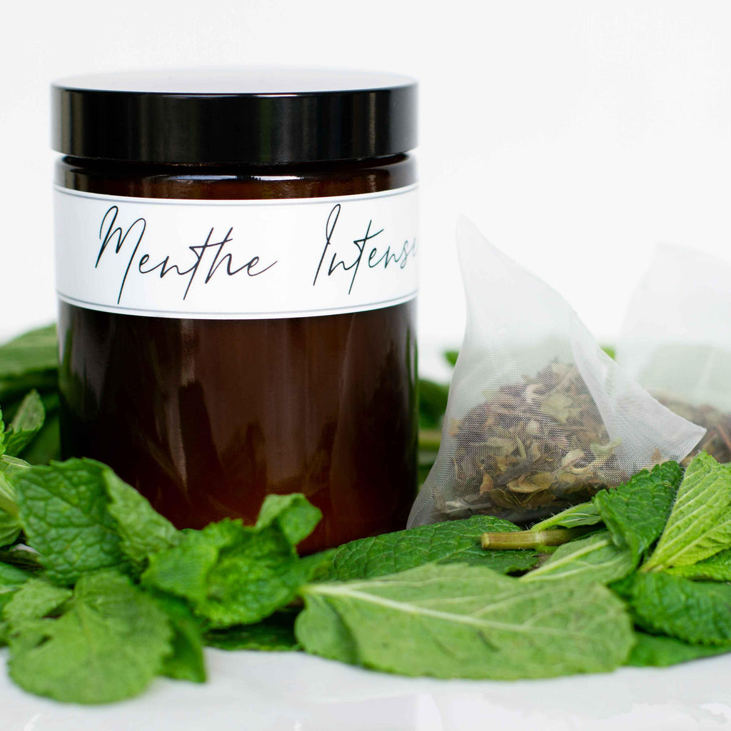 Menthe Intense candle (translates to Intense Mint) is a stunning true-to-life fragrance, with notes of fresh-crushed garden mint, infused with a hint of white tea. A timeless classic, presented in an apothecary amber jar with lid.